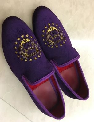 パープルメンズ ベルヴェット スリップ ローファー パーティーのためのベルヴェット スリップ