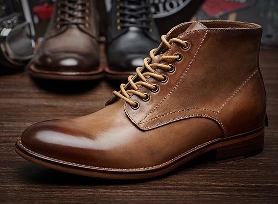クラシックメンズ 防水 冬服 靴 本物の革 OEM / ODM サービス